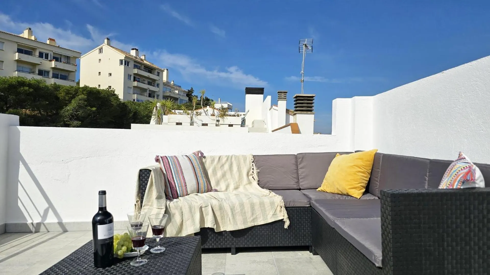 L' Escala Holiday Apartment In Central L Escala L' Escala